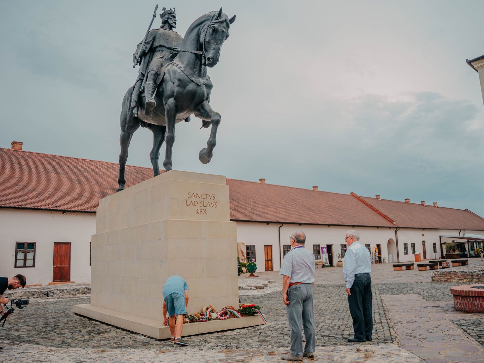 Szent László szobor